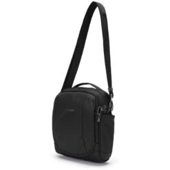 Pacsafe Metrosafe LS 200 Econyl Schoudertas 12 Pacsafe Metrosafe LS 200 Econyl Schoudertas -Openlucht Tas Winkel iview 5042488 001 pic5